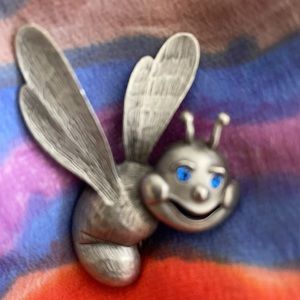 Vintage JJ (Jonette Jones) Pewter Bee Brooch